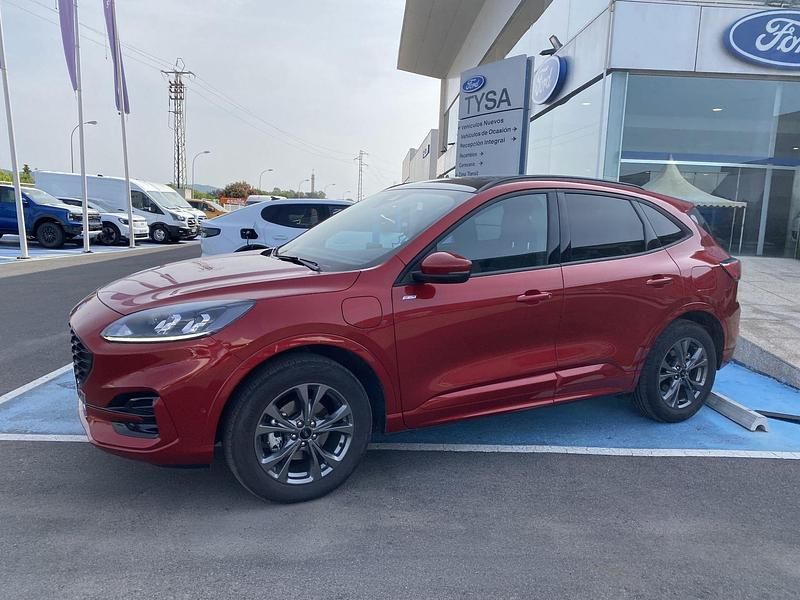 Usado Ford Kuga ST-Line 225 HP (165 kW) 2023 Vermelho SUV
