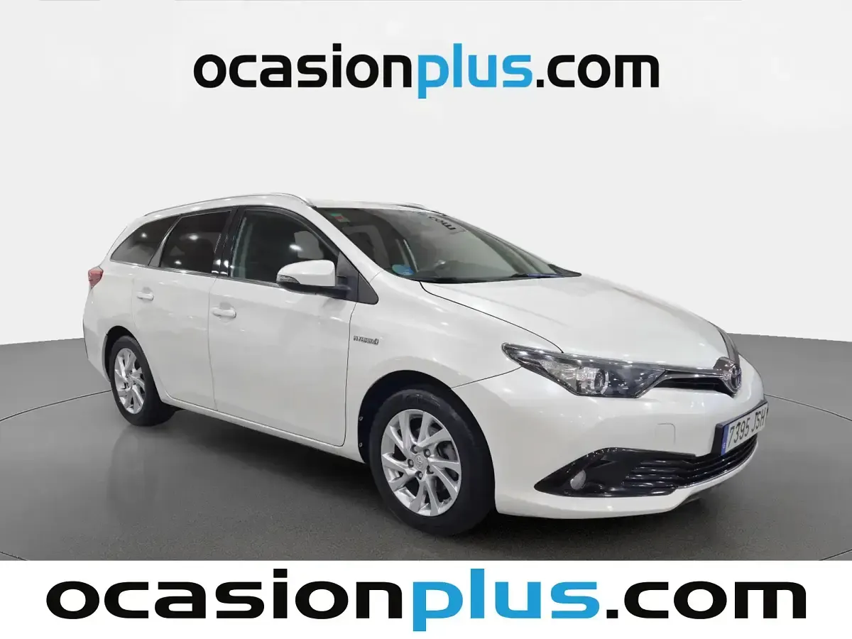 Usado Toyota Auris Hybrid Active 136 CV (100 kW) 2016 Blanco Familiar