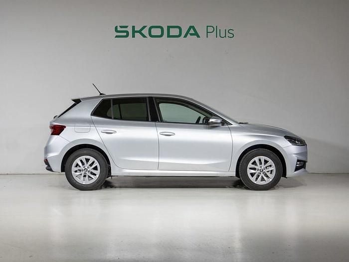 Nuevo Skoda Fabia Selection 95 CV (69 kW) 2025 Gris plata Utilitario