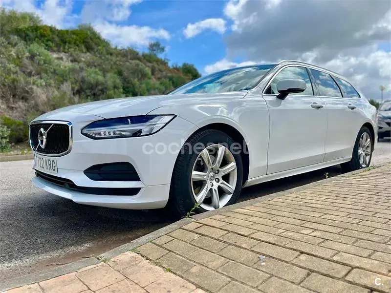 Usado Volvo V90 Momentum 150 CV (110 kW) 2018 Blanco Familiar