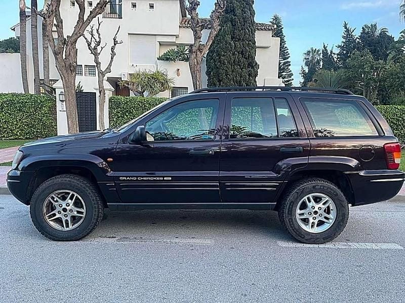 Usado Jeep Grand Cherokee Laredo 163 CV (119 kW) 2005 Marrón SUV