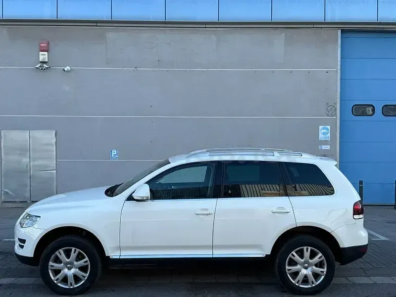 Usado VW Touareg 240 CV (176 kW) 2008 Beige SUV