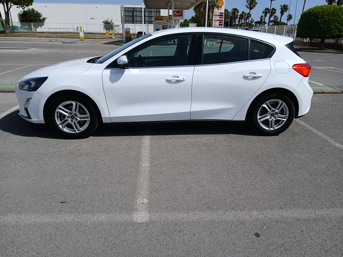 Usado Ford Focus Business Edition 120 CV (88 kW) 2017 Blanco Berlina