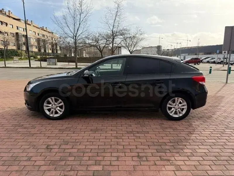Usado Chevrolet Cruze LT 117 CV (86 kW) 2014 Negro Berlina