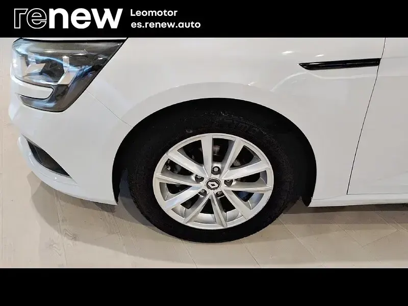 Usado Renault Mégane Intens 100 CV (73 kW) 2017 Blanco Berlina