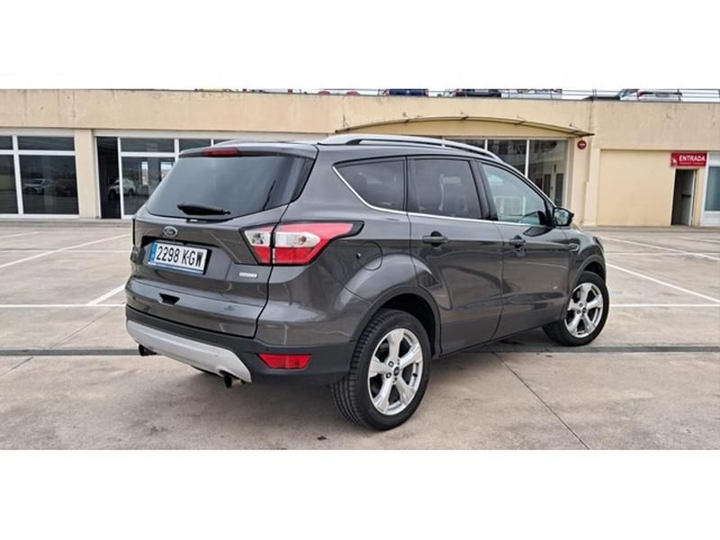 Usado Ford Kuga Titanium 180 CV (132 kW) 2018 Gris SUV