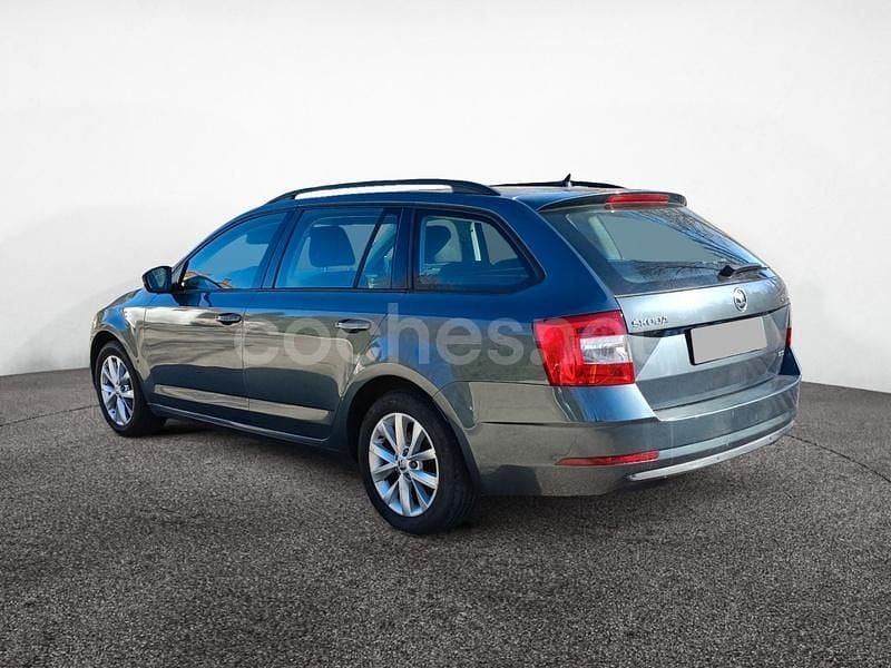 Usado Skoda Octavia Ambition 110 CV (80 kW) 2017 Verde Familiar