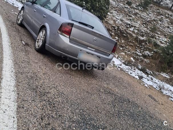 Usado Opel Vectra GTS 150 CV (110 kW) 2004 Gris / plata Berlina