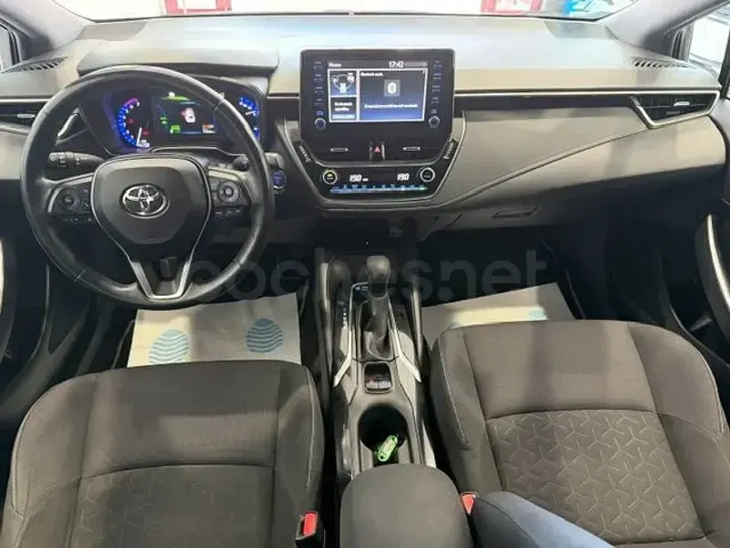 Usado Toyota Corolla Active 122 CV (89 kW) 2020 Blanco Familiar