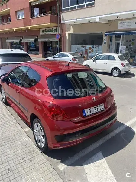 Usado Peugeot 207 95 CV (69 kW) 2007 Granate Berlina