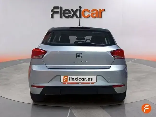 Usado Seat Ibiza Reference 80 CV (58 kW) 2021 Gris Utilitario