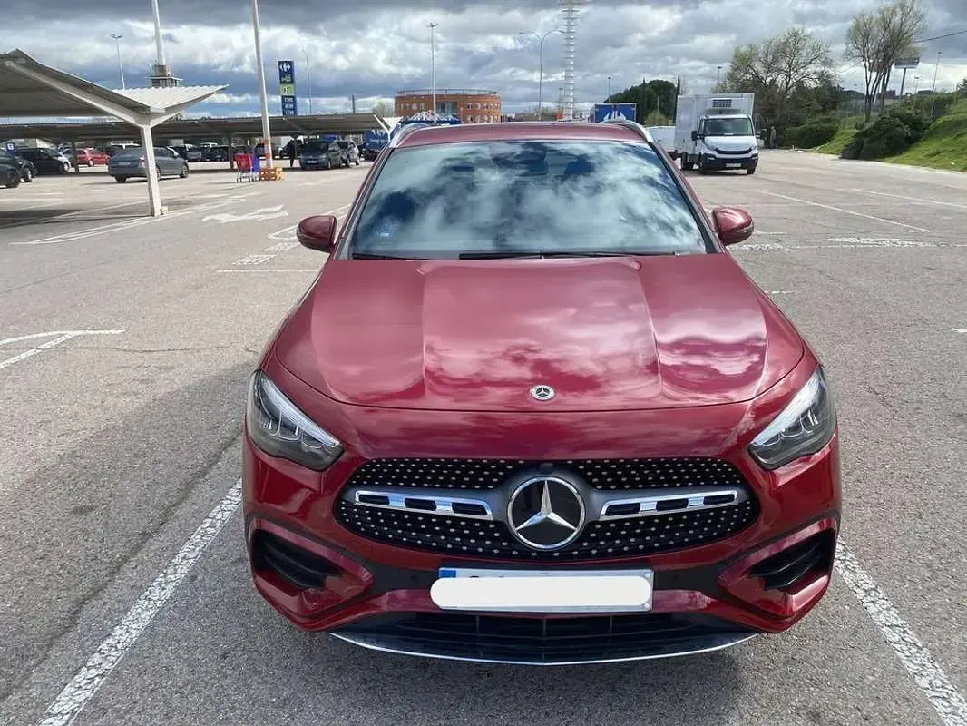 Usado Mercedes GLA250 218 CV (160 kW) 2024 Rojo SUV