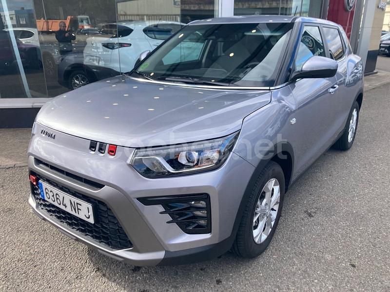 Gris / plata Usado 2025 Ssangyong (KGM) Tivoli SUV | 19.800 € (Un poco caro) - Imagen 1/4