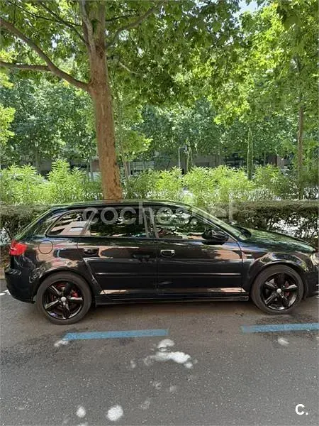 Usado Audi A3 Ambiente 140 CV (102 kW) 2012 Negro Utilitario