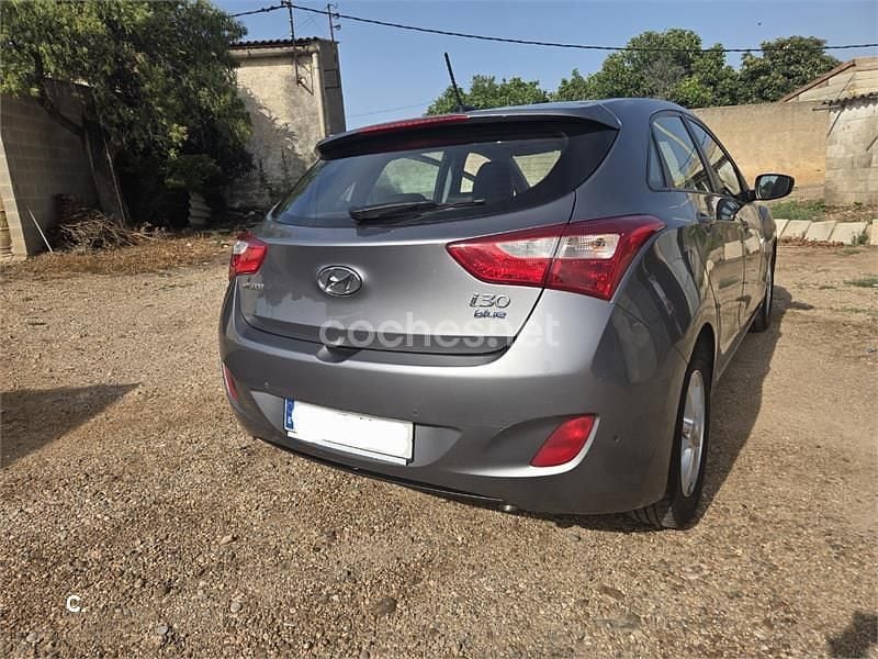 Gris / plata Usado 2013 Hyundai i30 Berlina | 9500 € (Precio justo) - Imagen 1/4