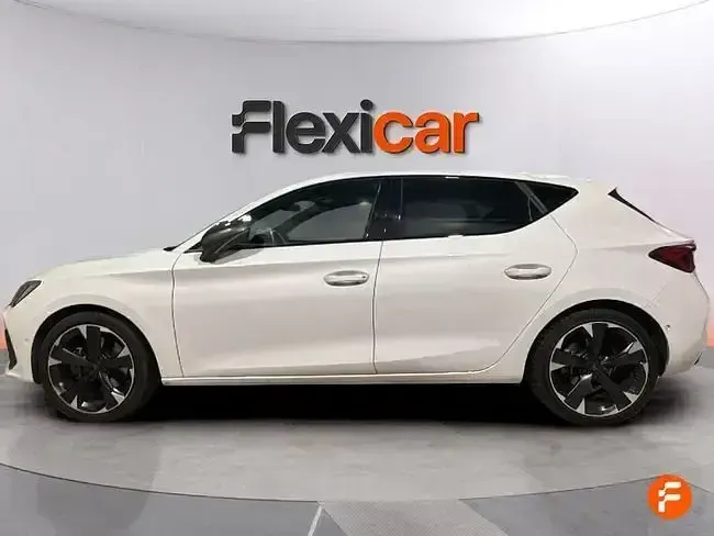 Usado Cupra Leon 190 CV (139 kW) 2024 Blanco Berlina