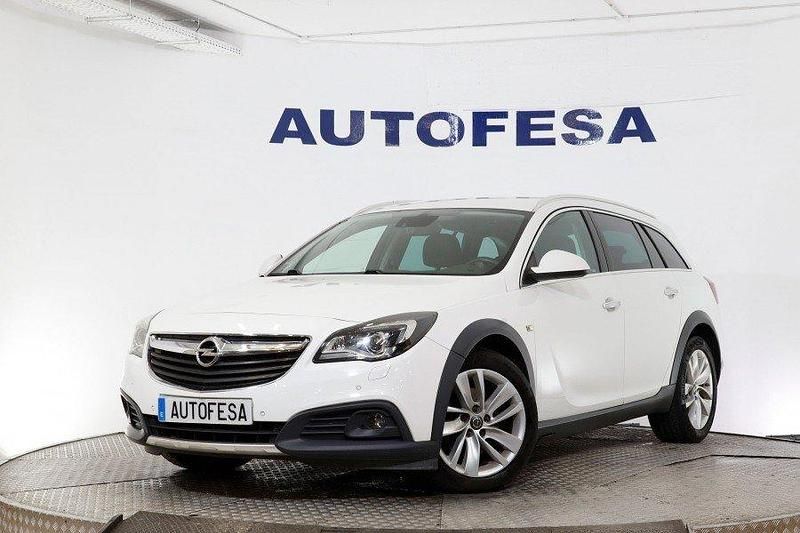 Blanco Usado 2016 Opel Insignia Country Tourer S Familiar | 14.450 € - Imagen 1/4