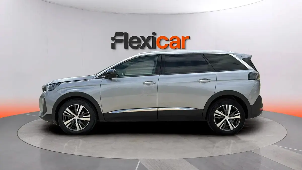 Usado Peugeot 5008 Allure 131 HP (96 kW) 2024 Cinzento SUV
