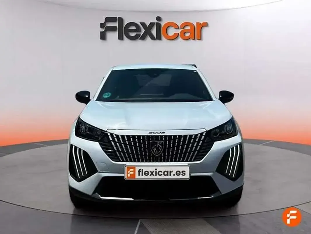 Usado Peugeot 2008 Allure 101 CV (74 kW) 2025 Blanco SUV