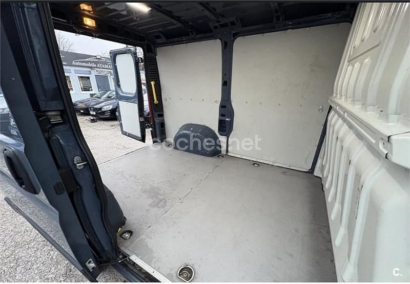 Usado Peugeot Boxer 130 CV (95 kW) 2012 Gris / plata Van