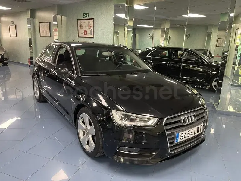 Usado Audi A3 Ambition 105 CV (77 kW) 2014 Negro Berlina
