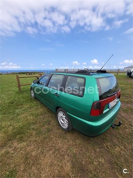 Usado Seat Cordoba 100 CV (73 kW) 1998 Verde Familiar