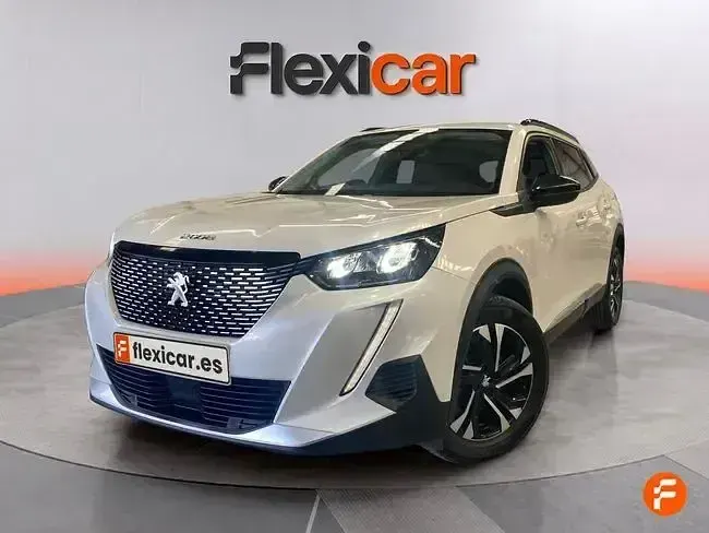 Usado Peugeot 2008 Allure 130 CV (95 kW) 2023 Blanco SUV