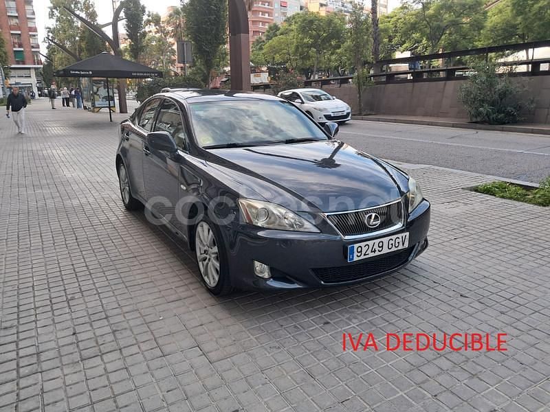 Gris / plata Usado 2008 Lexus IS220d Luxury Line Berlina | 4800 € (Precio justo) - Imagen 1/4