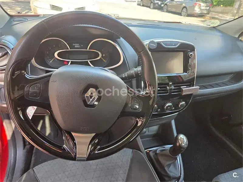 Usado Renault Clio IV Dynamique 90 CV (66 kW) 2012 Rojo Berlina