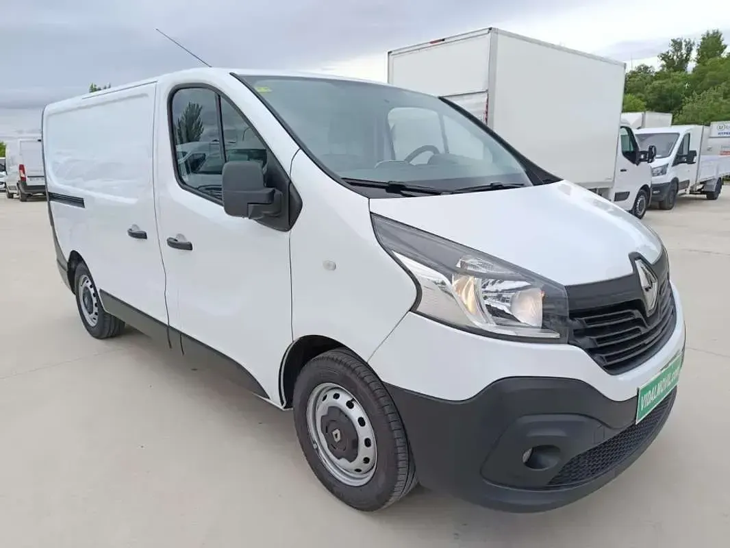 Usado Renault Trafic 120 CV (88 kW) 2019 Blanco Monovolumen