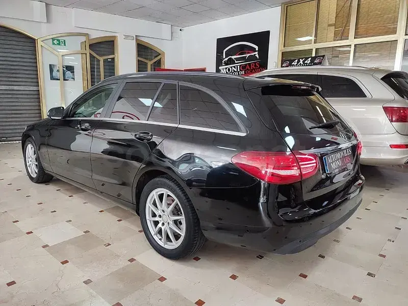 Usado Mercedes C220 170 CV (125 kW) 2016 Negro Familiar
