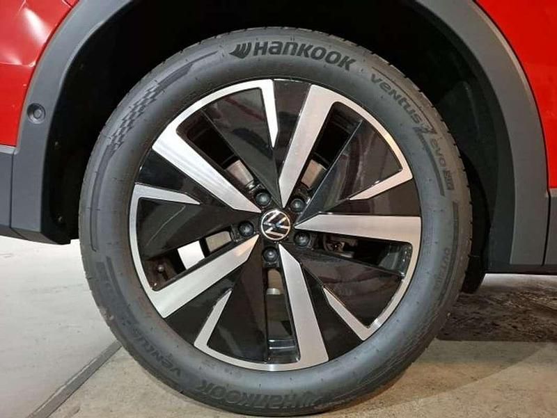 Usado VW Tiguan 131 CV (96 kW) 2025 Rojo SUV