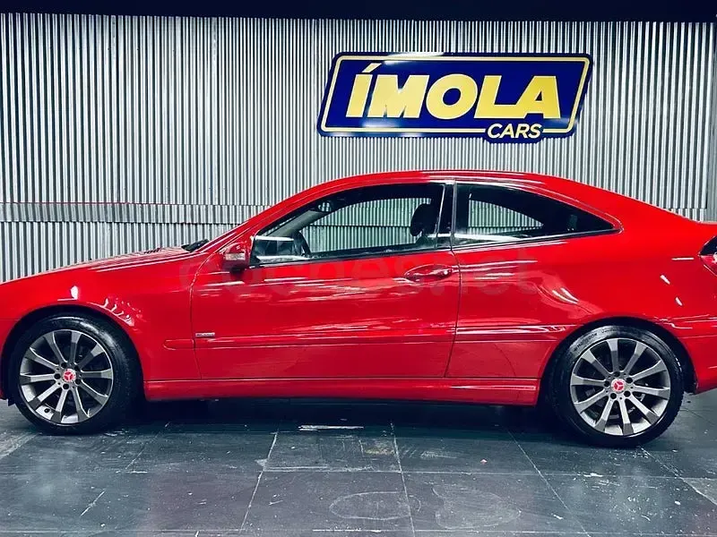 Usado Mercedes C180 Sport Edition 143 CV (105 kW) 2005 Rojo Berlina