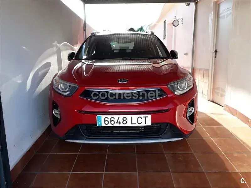 Usado Kia Stonic 120 CV (88 kW) 2019 Rojo SUV