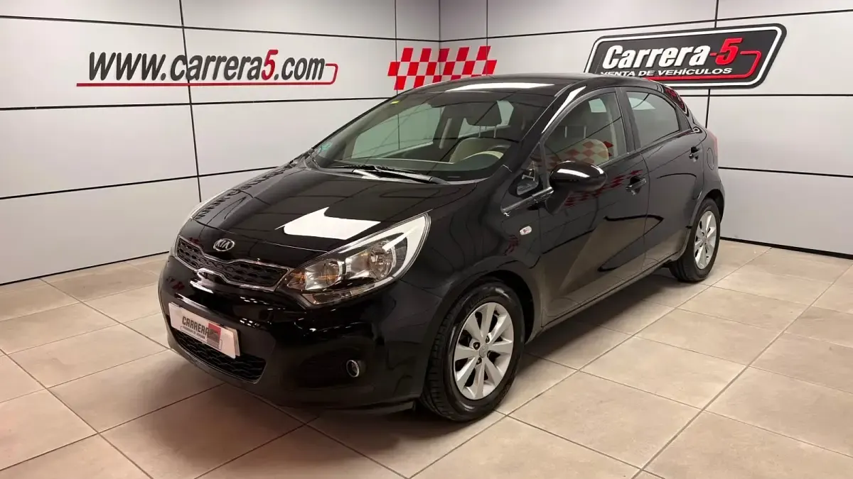 Usado Kia Rio 85 CV (62 kW) 2014 Negro Berlina