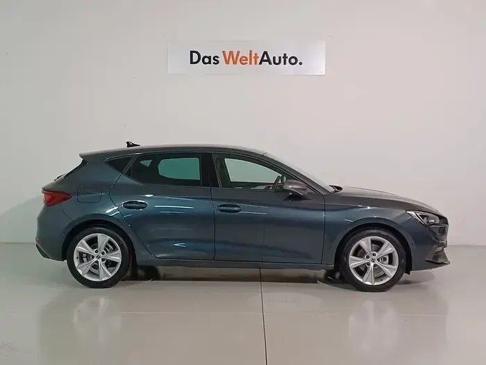 Usado Seat Leon FR 150 CV (110 kW) 2024 Gris