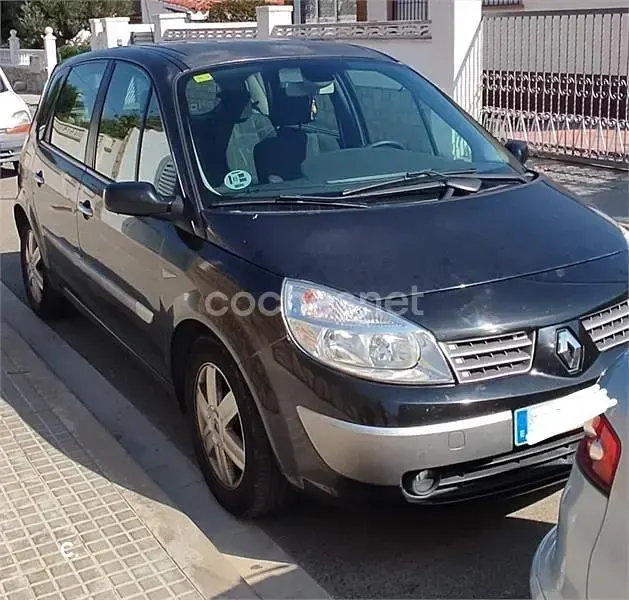 Usado Renault Scenic E-Tech Dynamique 130 CV (95 kW) 2006 Negro Monovolumen