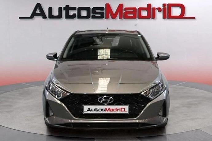 Usado Hyundai i20 101 CV (74 kW) 2022 Marrón Berlina