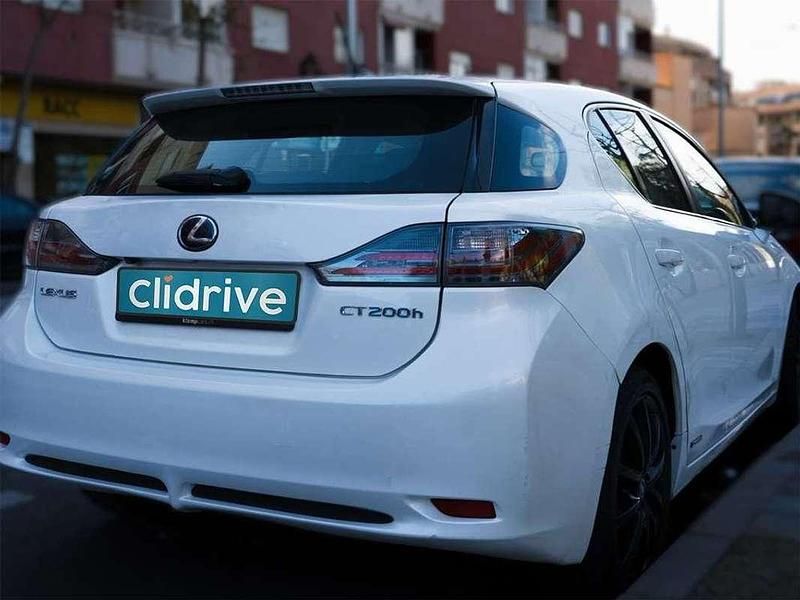 Usado Lexus CT200h 99 CV (72 kW) 2013 Blanco Berlina