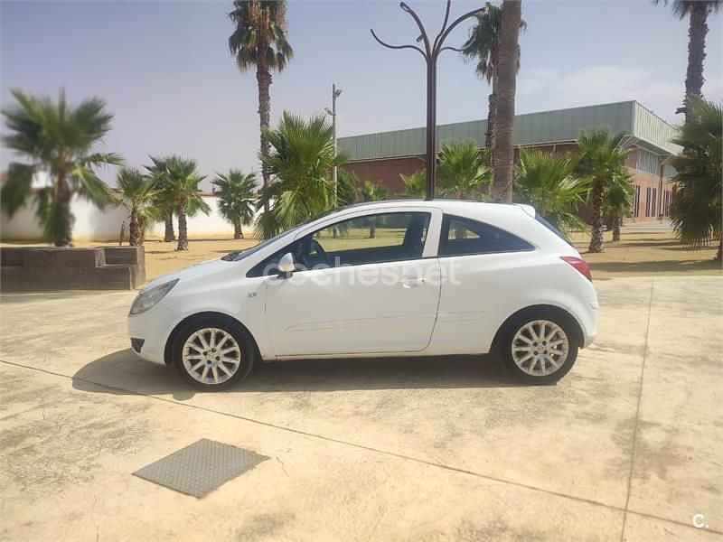 Blanco Usado 2009 Opel Corsa Sport Berlina | 1800 € (Super precio) - Imagen 1/4