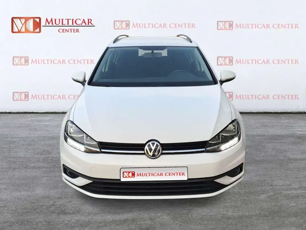 Usado VW Golf VII 116 CV (85 kW) 2019 Blanco Familiar