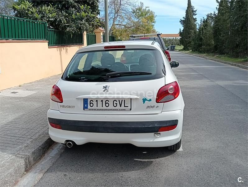 Usado Peugeot 206+ 60 CV (44 kW) 2010 Blanco Utilitario