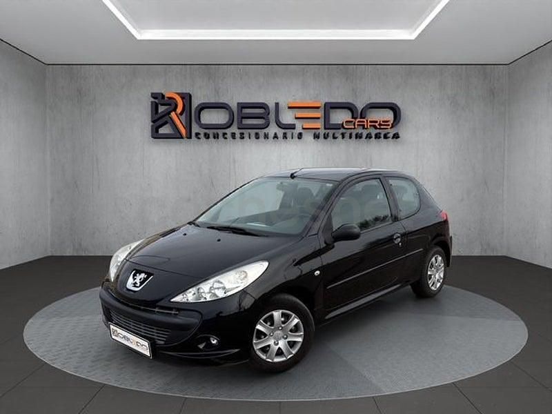 Usado Peugeot 206+ 70 CV (51 kW) 2012 Negro Utilitario