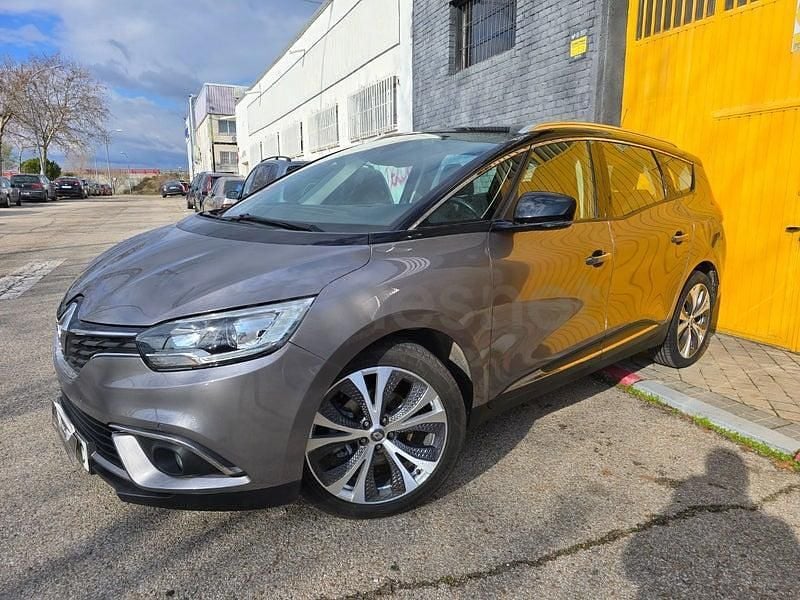 Usado Renault Grand Scénic IV Zen 110 CV (80 kW) 2018 Gris / plata Monovolumen