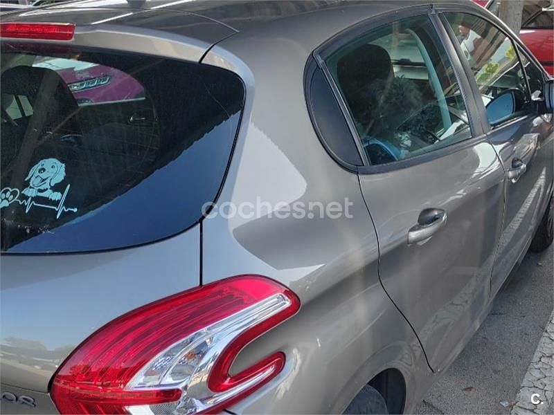 Usado Peugeot 208 Active 82 CV (60 kW) 2014 Gris / plata Utilitario
