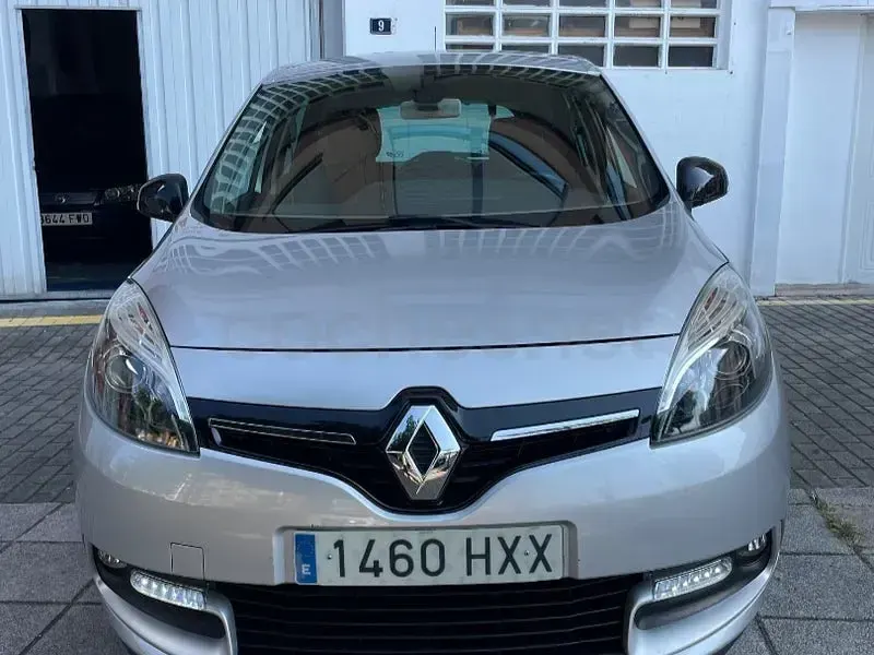 Usado Renault Scénic III LIMITED 130 CV (95 kW) 2014 Gris / plata Monovolumen