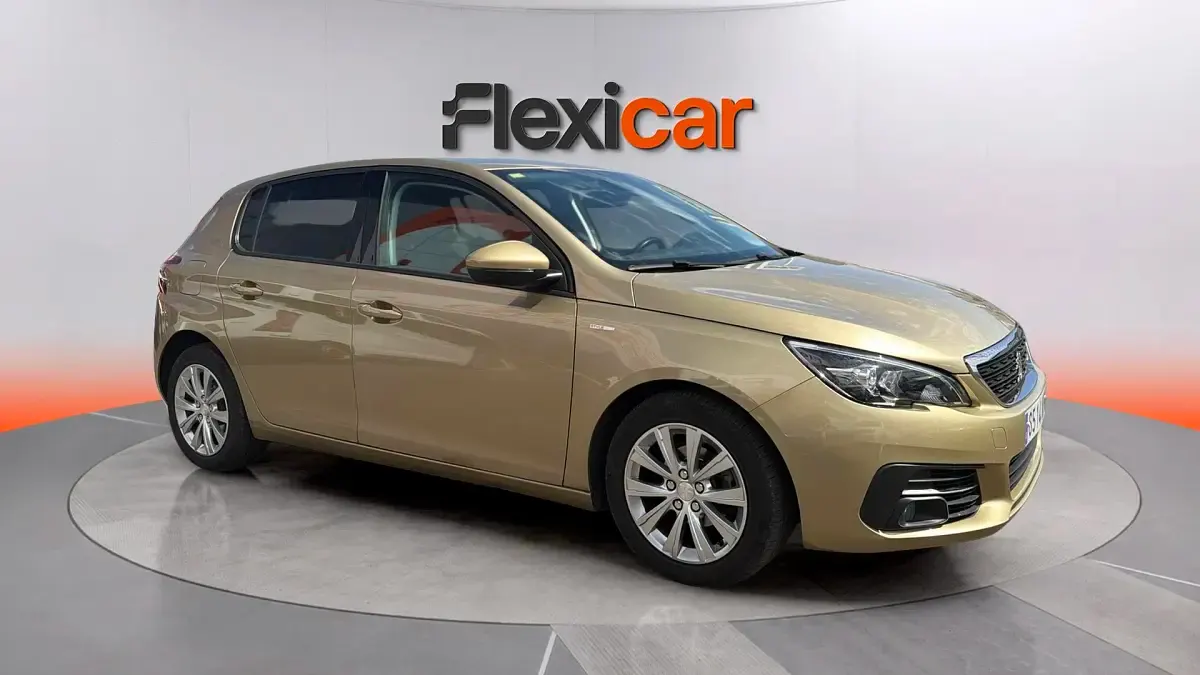 Usado Peugeot 308 Style 110 CV (80 kW) 2018 Beige Berlina