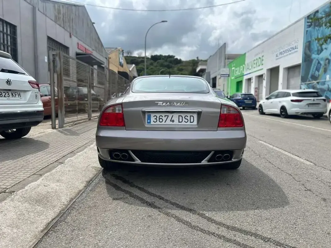 Usado Maserati Coupé 390 CV (286 kW) 2005 Beige Coupe