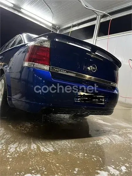Usado Opel Vectra Essentia 120 CV (88 kW) 2007 Azul Berlina
