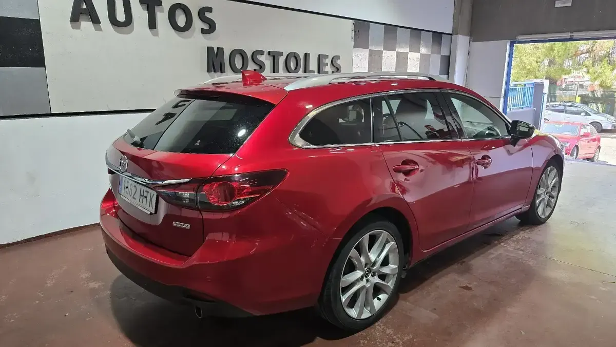 Usado Mazda 6 Style 150 CV (110 kW) 2013 Rojo Familiar